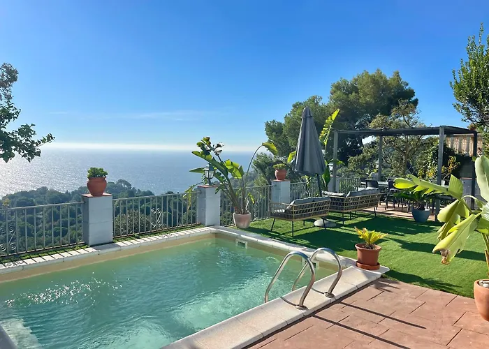 La Casa Blue , Mediterranean Boutique-Villa In Santa Cristina Beach