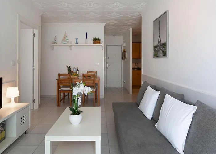 Apt 200 Meters From The Beach Id